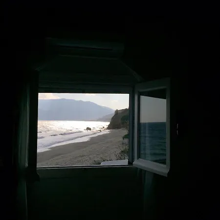 House On The * Skyros