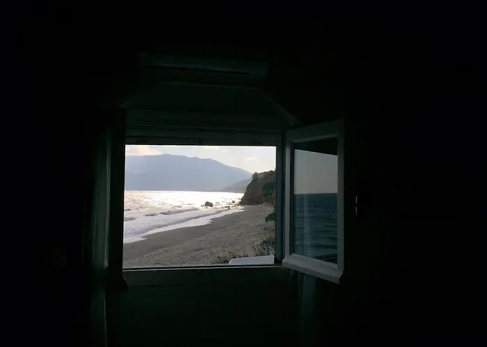 House On The * Skyros